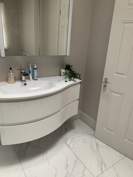 Bathroom Layout - Help! (with diagram)