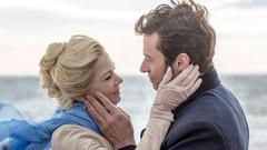 Blue scarf like this?