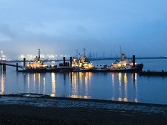 Live along the River Thames