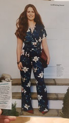 Can this jumpsuit be worn with white trainers?