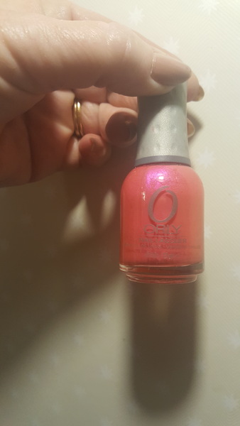 Stunning Summer Pedicure Colour - I want my toes to be admired!