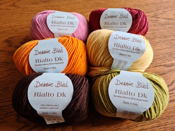 Woolly Hugs. A Blanket for the very lovely UtterlyEthereal. Crafters and donors, we need your help.