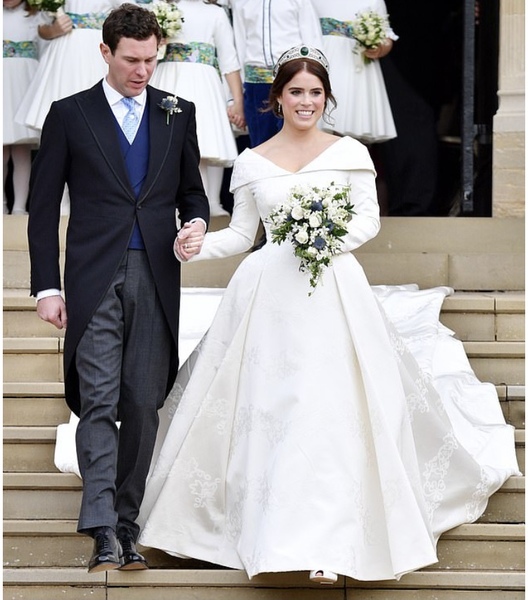 Royal Style - more tiaras please for 2021 (maybe no more crocs)