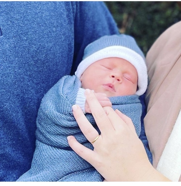 Royal Style - more tiaras please for 2021 (maybe no more crocs)