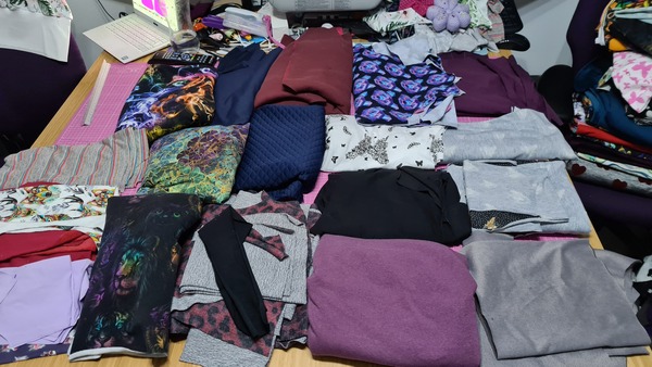 Any sewing aficionados? I need a stitch and bitch...