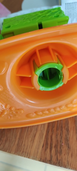 Playdoh buzz n cut base removal help