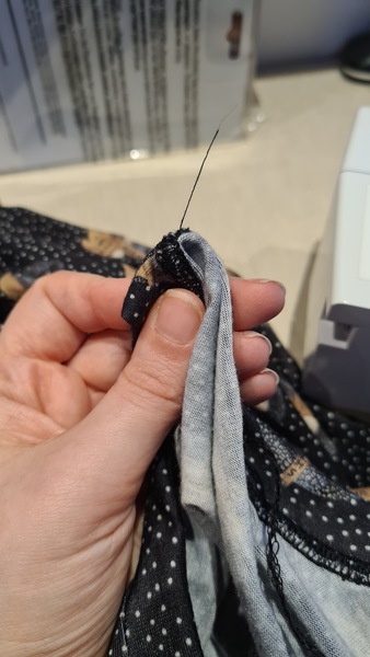 Any sewing aficionados? I need a stitch and bitch...