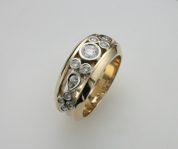 To want to change my ring after 3 years engaged?
