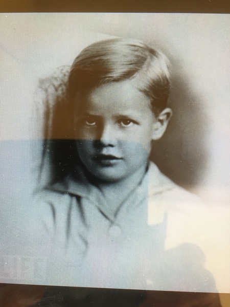Guess the celebrity