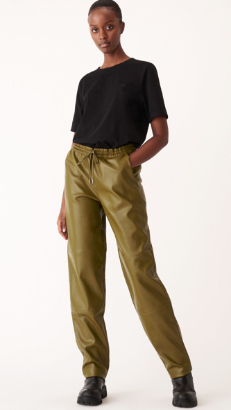 Les Parisiennes des Mamansnet: "You gotta have style. It helps you get down the stairs." - Diana Vreeland