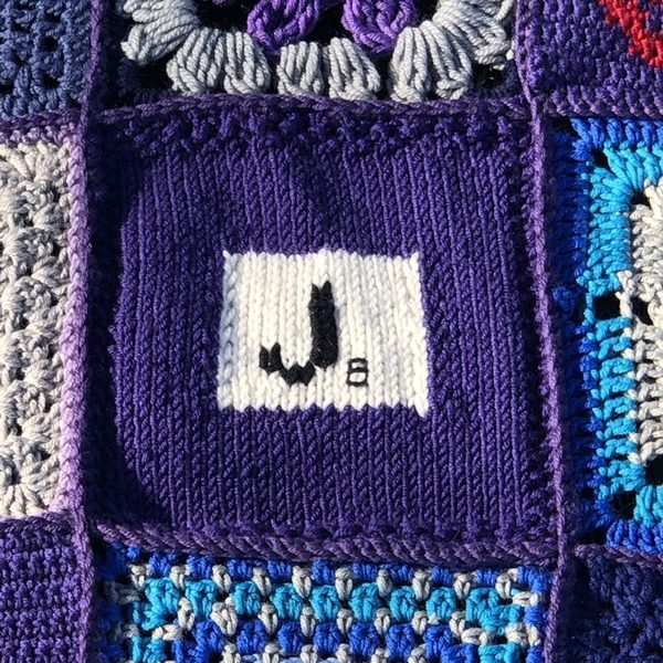 Woolly Hugs. A Blanket for DrLouiseJMoody in memory of her beautiful wife.. Please join us to make something very beautiful for her.  All help warmly received.