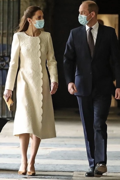 Royal Style - more tiaras please for 2021 (maybe no more crocs)
