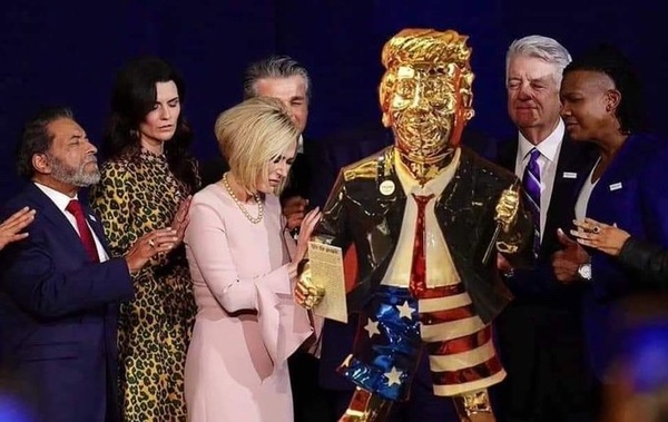 Biden's not a dog's dinner: Champ, Major (and Snowflake) know a President when they sniff one (Trump thread #126)