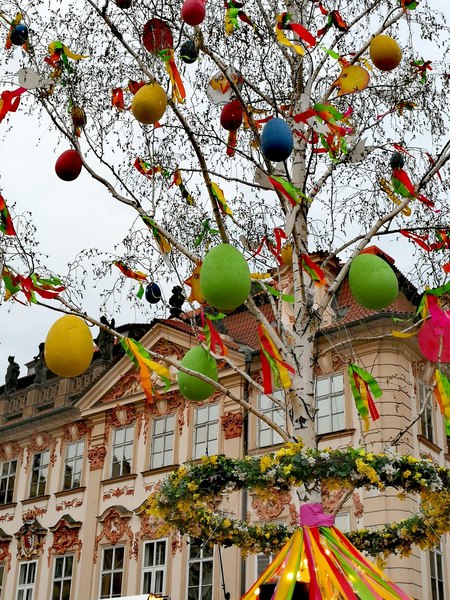 AIBU to find 'Easter trees' ridiculous?