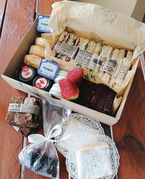 Delivery afternoon tea on a golf course