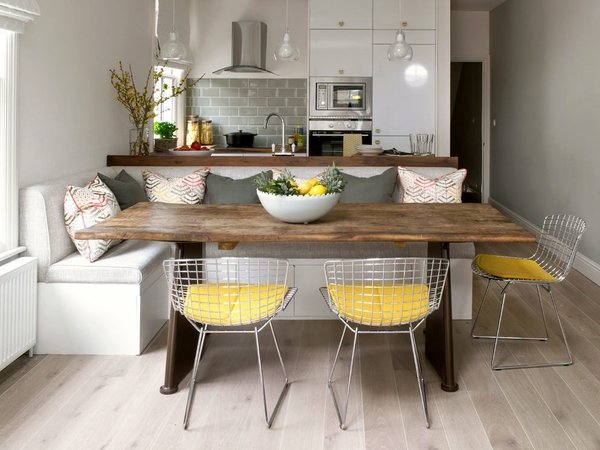 Help please. Big kitchen WITHOUT an island?