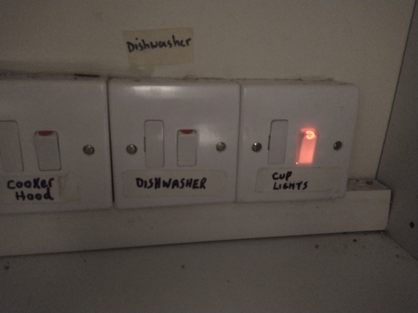 How do I turn the cuplights on?