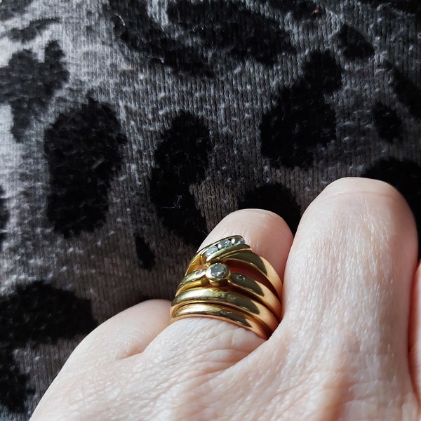 How many rings do you wear? (Engagement, wedding etc)