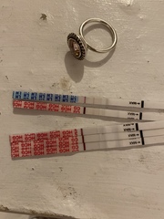 Positive & negative tests with same urine?!