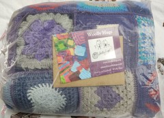 Woolly Hugs. A Blanket for DrLouiseJMoody in memory of her beautiful wife.. Please join us to make something very beautiful for her.  All help warmly received.