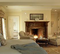 Paint colours in rooms connected by arch