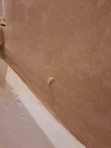 ...to complain to our plasterer for this work? *pics included*