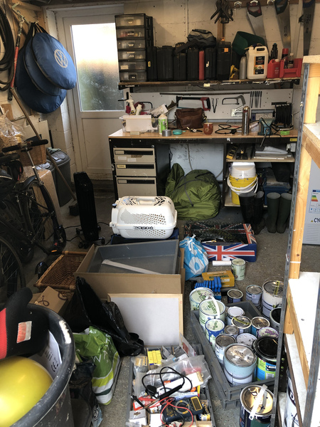Garage vs. tunnocks
