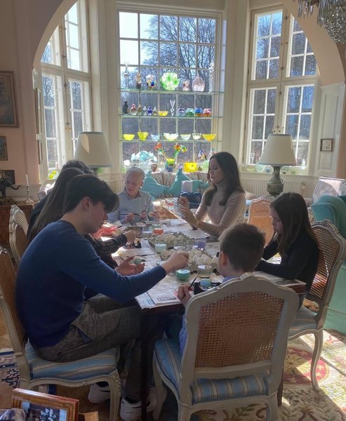 Royal Style - more tiaras please for 2021 (maybe no more crocs)