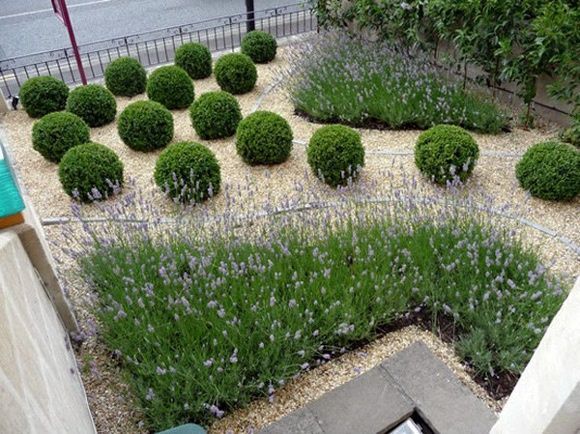 Adding gravel to a border