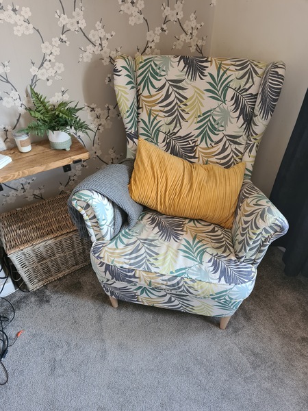 Please help me choose chairs to match this sofa!