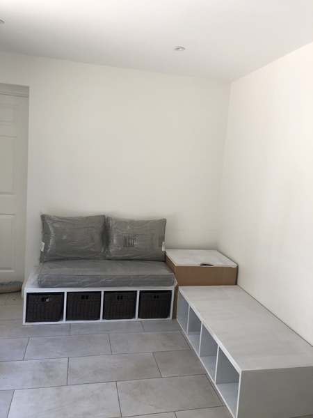 Corner seating area...please cretic this!