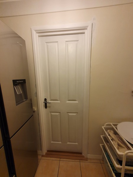 Door to integral garage