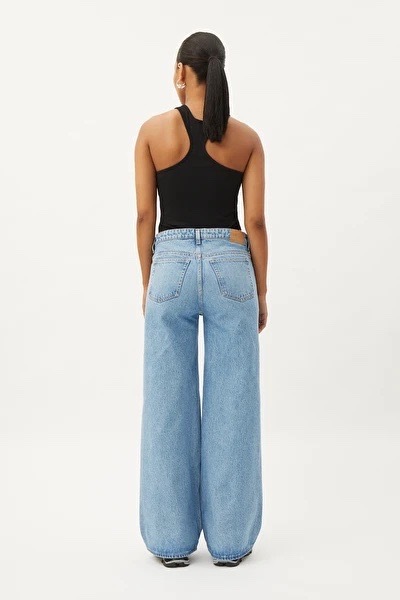Help me find a pair of jeans!