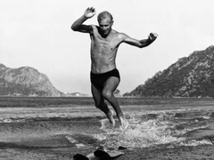 Royal Style - more tiaras please for 2021 (maybe no more crocs)