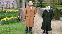 Royal Style - more tiaras please for 2021 (maybe no more crocs)