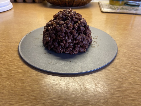 AIBU to think I could make a cake this - never done decorating before