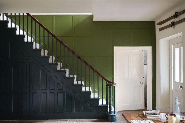 Splitting hallway and landing into different colours