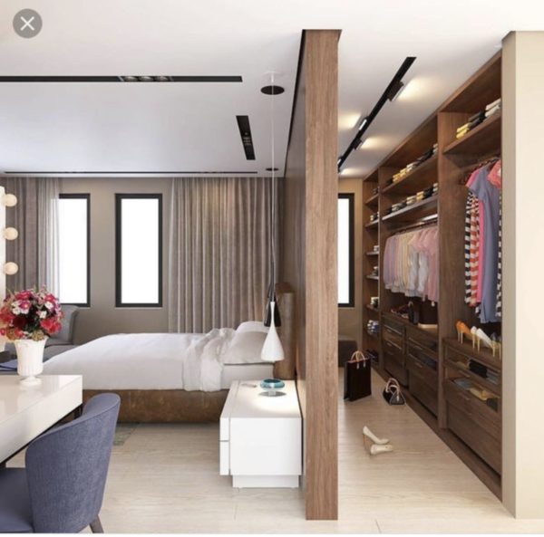 Would an en suite/dressing room (in the same room) be weird?