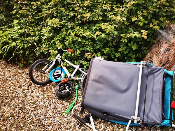 Busybody neighbour asked me to move stuff off my drive as its in her line of sight