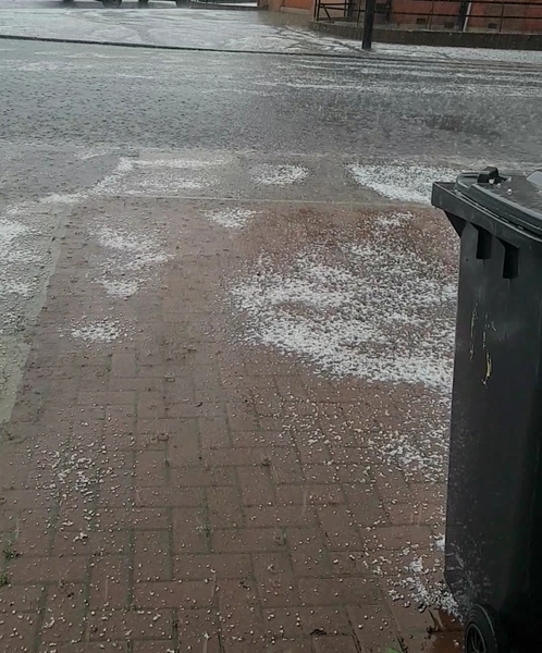 I know I'm a weather bore but WTAF is going on...