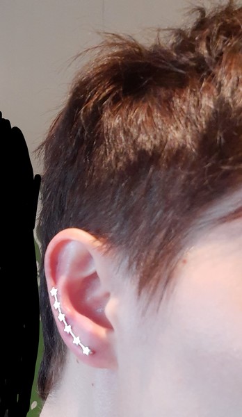 Do you have short hair and wear earrings?