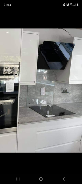 Kitchen splashback - pictures please!