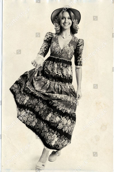 Carrie’s dress. Shallow thread alert.