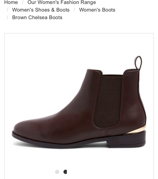 Could anyone help me choose footwear for first riding lesson?