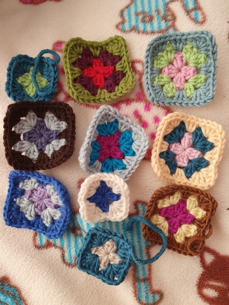 Woolly Hugs. Blankets for wonderful BOF's family, lovely Mumsnetters we need your help.