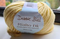 Woolly Hugs. A Blanket for the very lovely Etotheipiplus1equals0 and her children. Crafters and donors, we need your help.