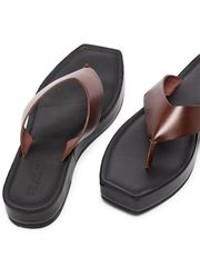 Les Parisiennes des Mamansnet: For the Love of Well Dressed Women in Repose