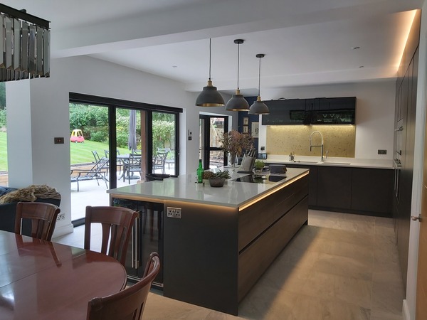 Am I the only person who doesn’t like kitchen islands?