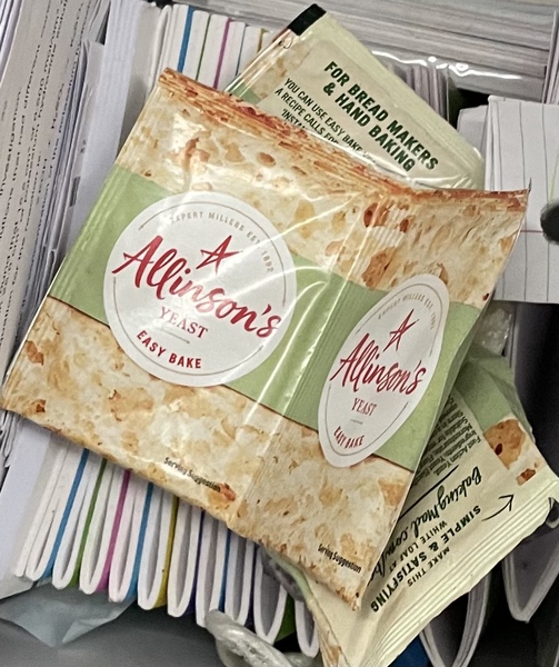 Messy bedroom dd16 - Yeast sachets?