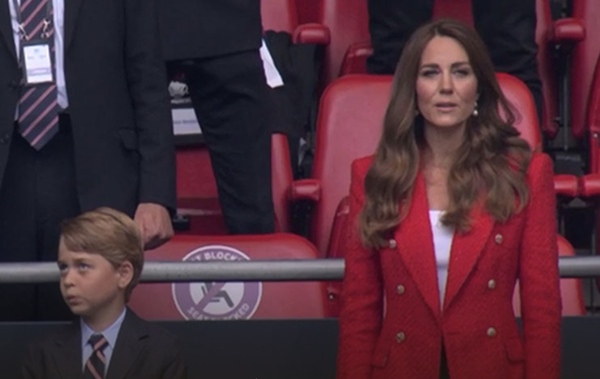 Royal Style - has Kate ditched the skinnies?